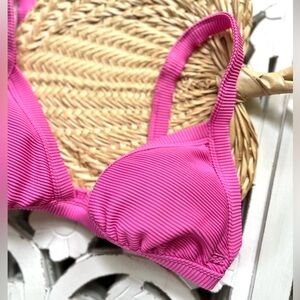 🌸🌸 BILLABONG 🌸🌸 Tanlines Triangle Bikini Top